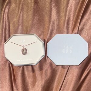 Dazzling Rose Gold Necklace with Pendant